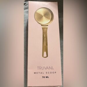 NWOT TRUVANI Metal Scoop 70 ml